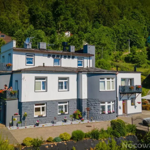 Pokoj s manželskou postelí