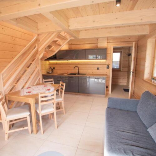 Domek drewniany 8-osobowy z dostępem do ogrodu z widokiem na góry