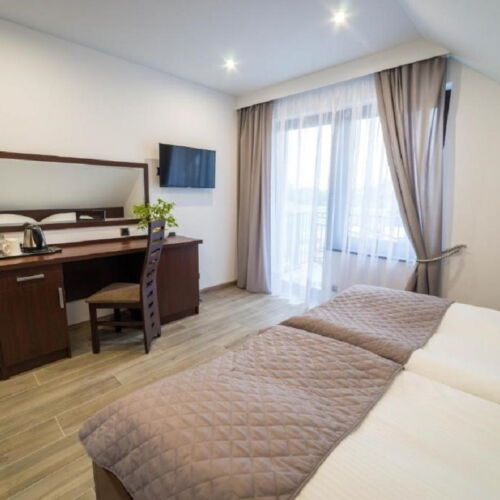 Camera twin cu balcon