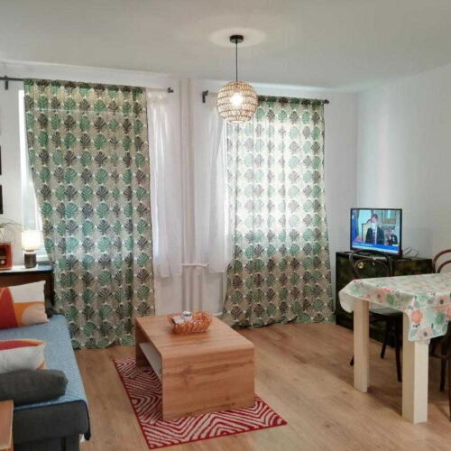 Apartman se sprchou s privátní koupelnou mimo apartmán pro 2 os. s 1 ložnicí (s možností přistýlky)