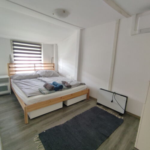 Casă de vacanță cu aer condiționat cu terasă pentru 4 pers. (se inchirieaza doar integral)