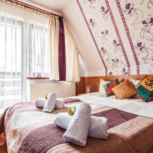 Pokój 3-osobowy z balkonem z widokiem na góry
