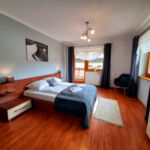 Apartament 6-osobowy Standard Plus Family z 3 pomieszczeniami sypialnianymi (możliwa dostawka)