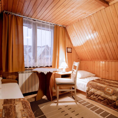 Pokój 4-osobowy z balkonem z łazienką