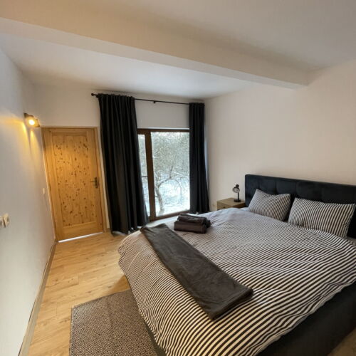 Cabană întreaga unitate cu bucătărie proprie pentru 6 pers. (se inchirieaza doar integral)