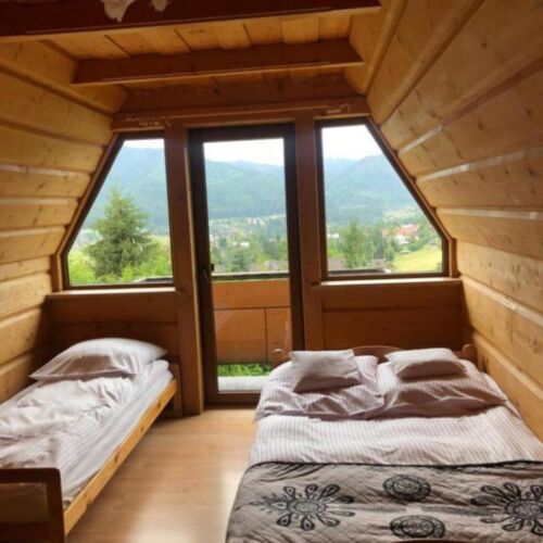 Domek drewniany 13-osobowy z dostępem do ogrodu z widokiem na góry