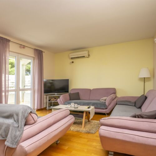 Apartman za 8 osoba(e) sa 5 spavaće(om) sobe(om)