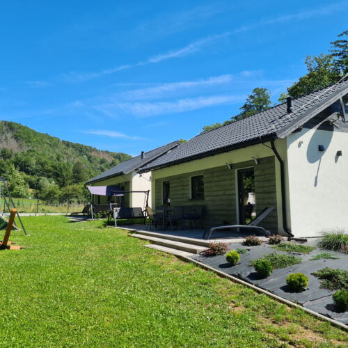 Domek drewniany 6-osobowy z dostępem do ogrodu z widokiem na góry