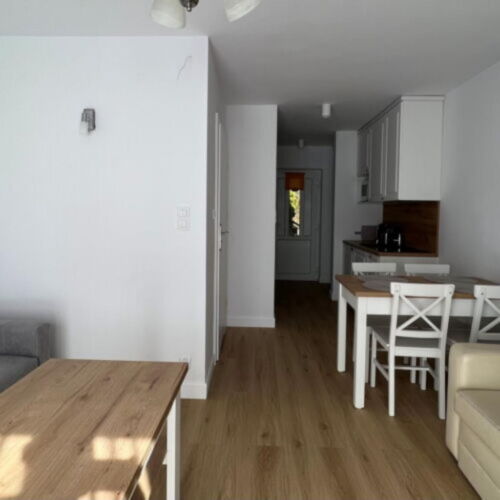 Apartament cu baie cu chicinetă proprie cu 2 camere pentru 3 pers.