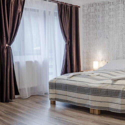 Pokój 2-osobowy z widokiem na rzekę z widokiem na ogród