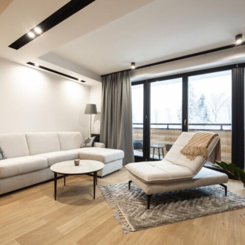 Apartament 4-osobowy z balkonem z łazienką z 2 pomieszczeniami sypialnianymi