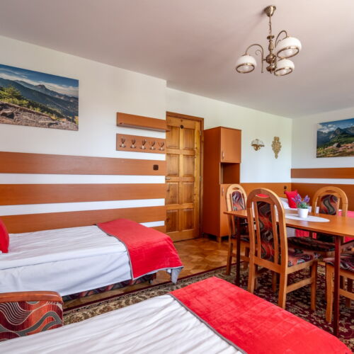 Pokój 4-osobowy z balkonem z łazienką