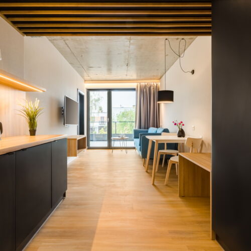 Apartament 4-osobowy z balkonem z łazienką z 2 pomieszczeniami sypialnianymi