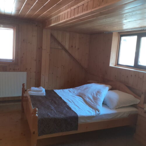 Mountain View Upstairs Quadruple Room (extra bed available)