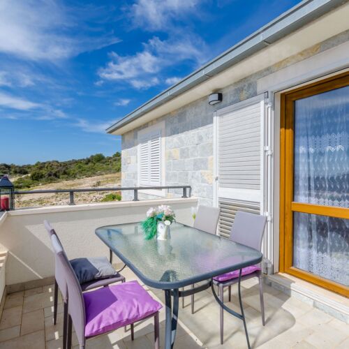 Apartament 5-osobowy z klimatyzacją z widokiem na morze z 2 pomieszczeniami sypialnianymi