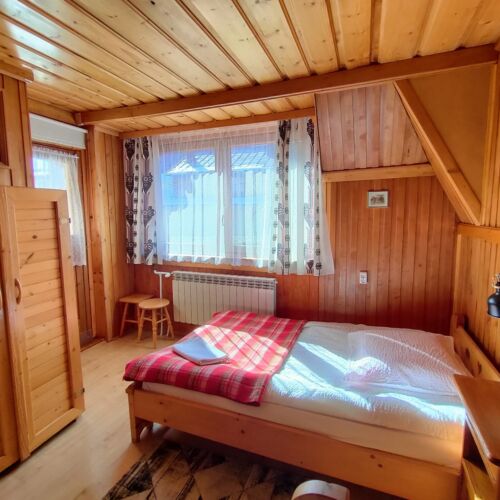 Camera tripla cu baie lCD TV