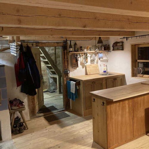 Chalupa (jako celek) se sprchou s vlastní kuchyňkou pro 12 os.