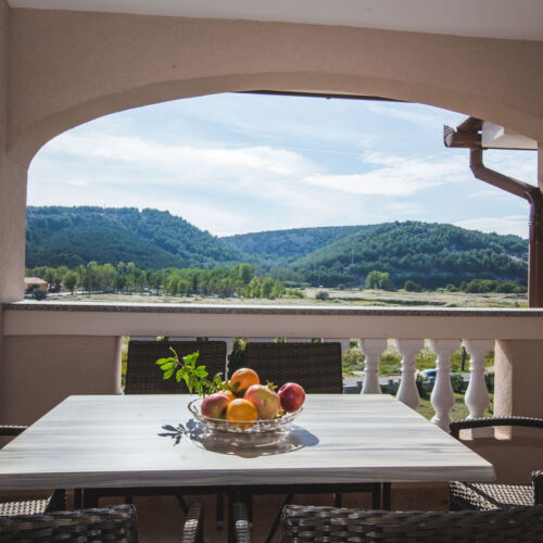 Apartament la etaj cu aer condiționat cu 3 camere pentru 5 pers.