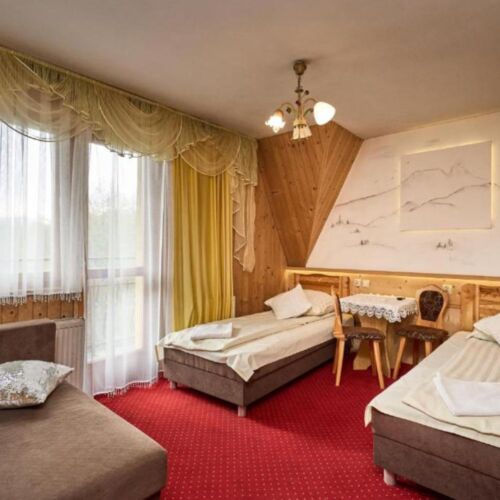 Camera tripla cu baie