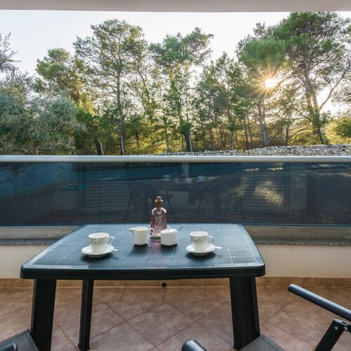 Apartman s klimatizací pro 4 os. se 2 ložnicemi na přízemí