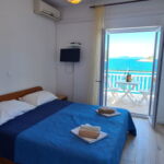 Apartman s klimatizací s manželskou postelí s 1 ložnicí s výhledem na moře