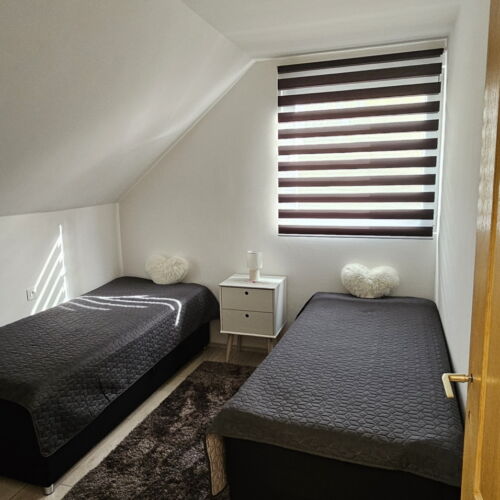 Domek drewniany 8-osobowy cały dom z balkonem (możliwa dostawka)