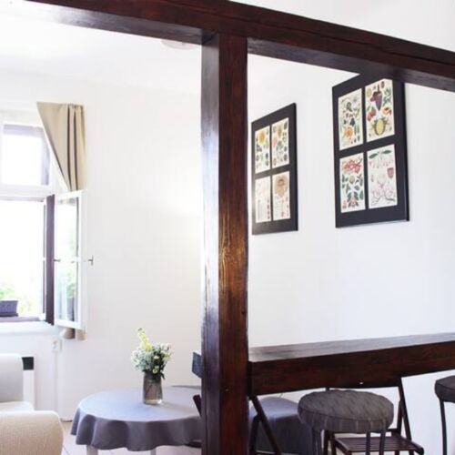 Apartman s vlastní kuchyňkou s privátní koupelnou mimo apartmán pro 4 os.