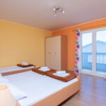 Apartament 4-osobowy z klimatyzacją z widokiem na morze z 2 pomieszczeniami sypialnianymi