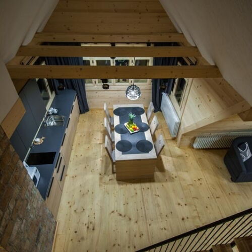 Apartament 6-osobowy z dostępem do ogrodu z widokiem na góry