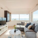 Sea View 4-Room Air Conditioned Apartment for 8 Persons
