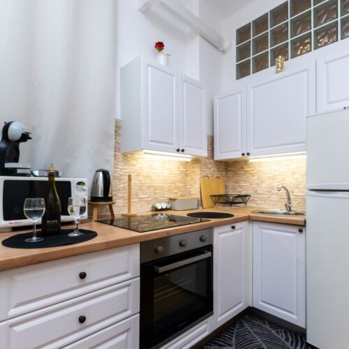 Upstairs 2-Room Air Conditioned Apartment for 4 Persons