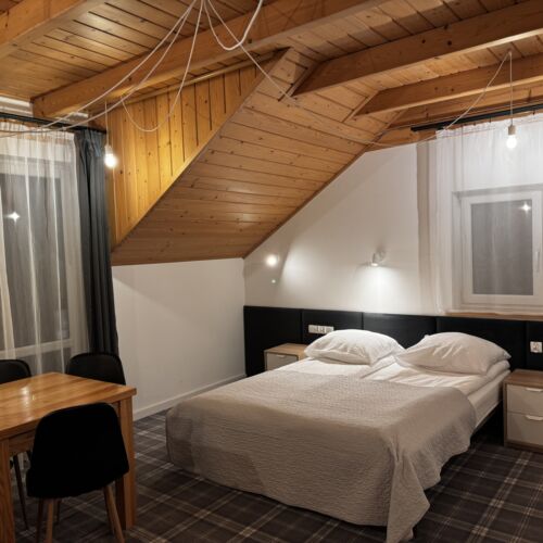 Pokój 4-osobowy z balkonem z łazienką