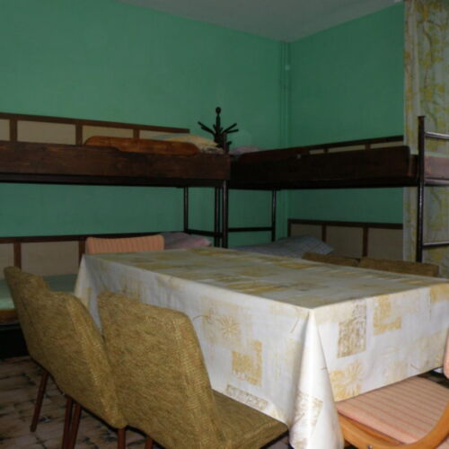 10 Person Room
