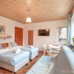 Mountain View 2-Room Apartment for 6 Persons with Garden