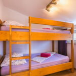 Apartament 4-osobowy z klimatyzacją na piętrze z 3 pomieszczeniami sypialnianymi (możliwa dostawka)