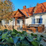 Whole House Family Farmhouse for 6 Persons (extra beds available)