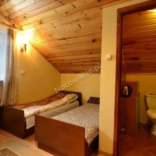 Pokój 2-osobowy z dostępem do ogrodu z widokiem na góry (możliwa dostawka)