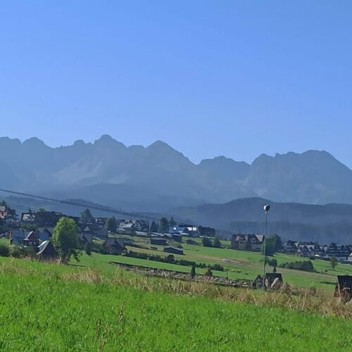 Pokój 2-osobowy ze wspólnym aneksem kuchennym z widokiem na góry (możliwa dostawka)