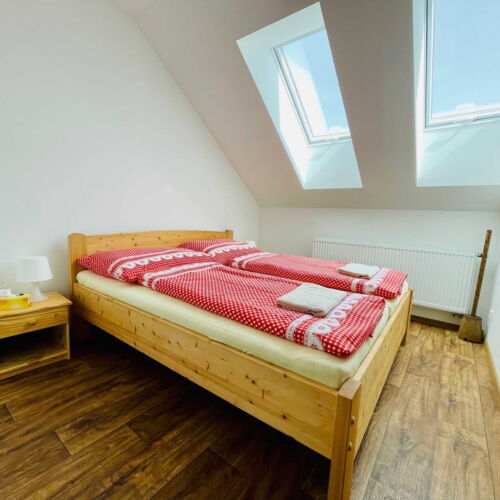 Camera twin (se poate solicita pat suplimentar)