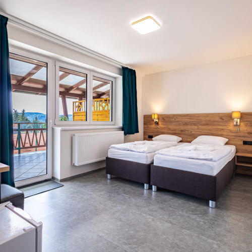 Pokoj se sprchou s terasou pro 2 os.