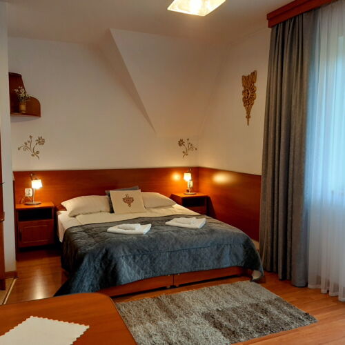 Pokój 4-osobowy Standard z balkonem