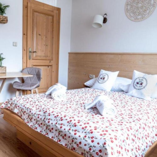 Pokoj s manželskou postelí