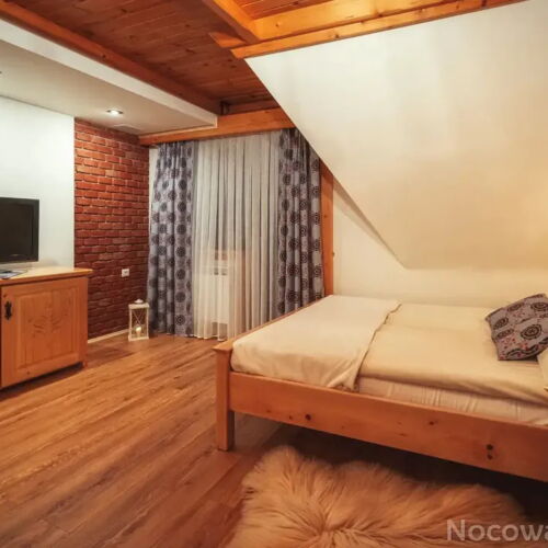 Apartament 4-osobowy z balkonem z widokiem na góry z 1 pomieszczeniem sypialnianym