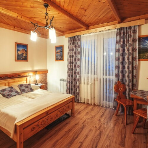 Pokój 3-osobowy z balkonem z widokiem na góry