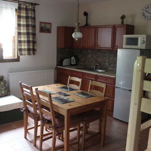 Pokoj se sprchou s vlastní kuchyňkou pro 4 os.