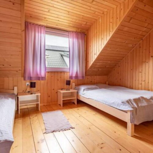 Cabană cu aer condiționat pentru 8 pers. (se inchirieaza doar integral)