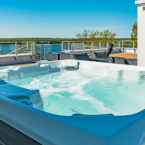 Apartament deluxe cu vedere spre lac cu 2 camere pentru 3 pers.