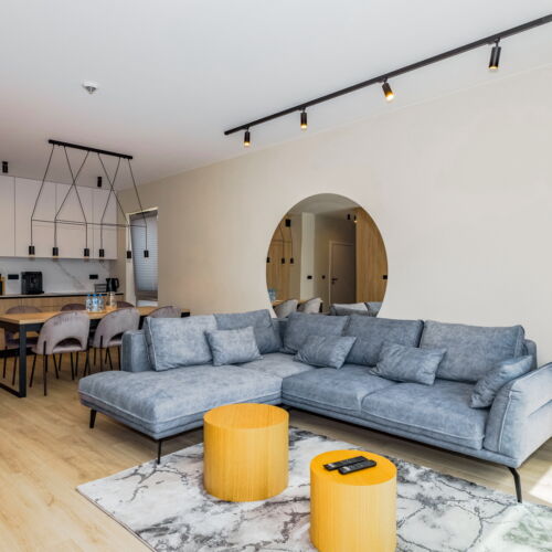 Apartament deluxe cu vedere spre lac cu 3 camere pentru 6 pers.