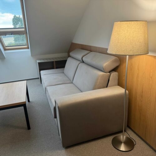 Camera cu duș cu chicinetă proprie pentru 5 pers.