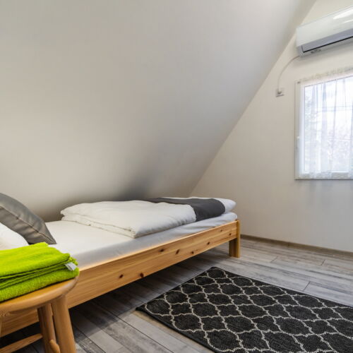 Casă de vară familial(ă) întreaga unitate pentru 6 pers. (se inchirieaza doar integral)